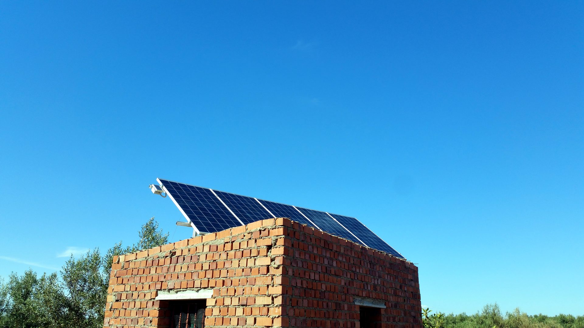 Instalación de placas solares fotovoltaicas en cubierta